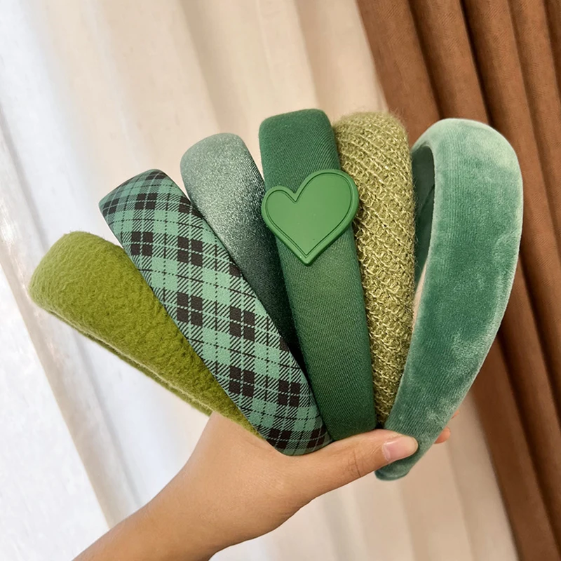 Fashion Ladies Vintage Green Headband Green Series Plush Hair Hoop Broad-brimmed Sponge Head Hoop Retro Girly Hair Accessories
Fashion Ladies Vintage Green Headband Green Series Plush Hair Hoop Broad-brimmed Sponge Head Hoop Retro Girly Hair Accessories