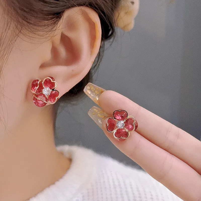 

Korean Style Inlaid Jacinth Flower Women's Earrings Luxury Elegant Four Leaf Grass Lucky Girls Jewelry Accessories Birthday Gift