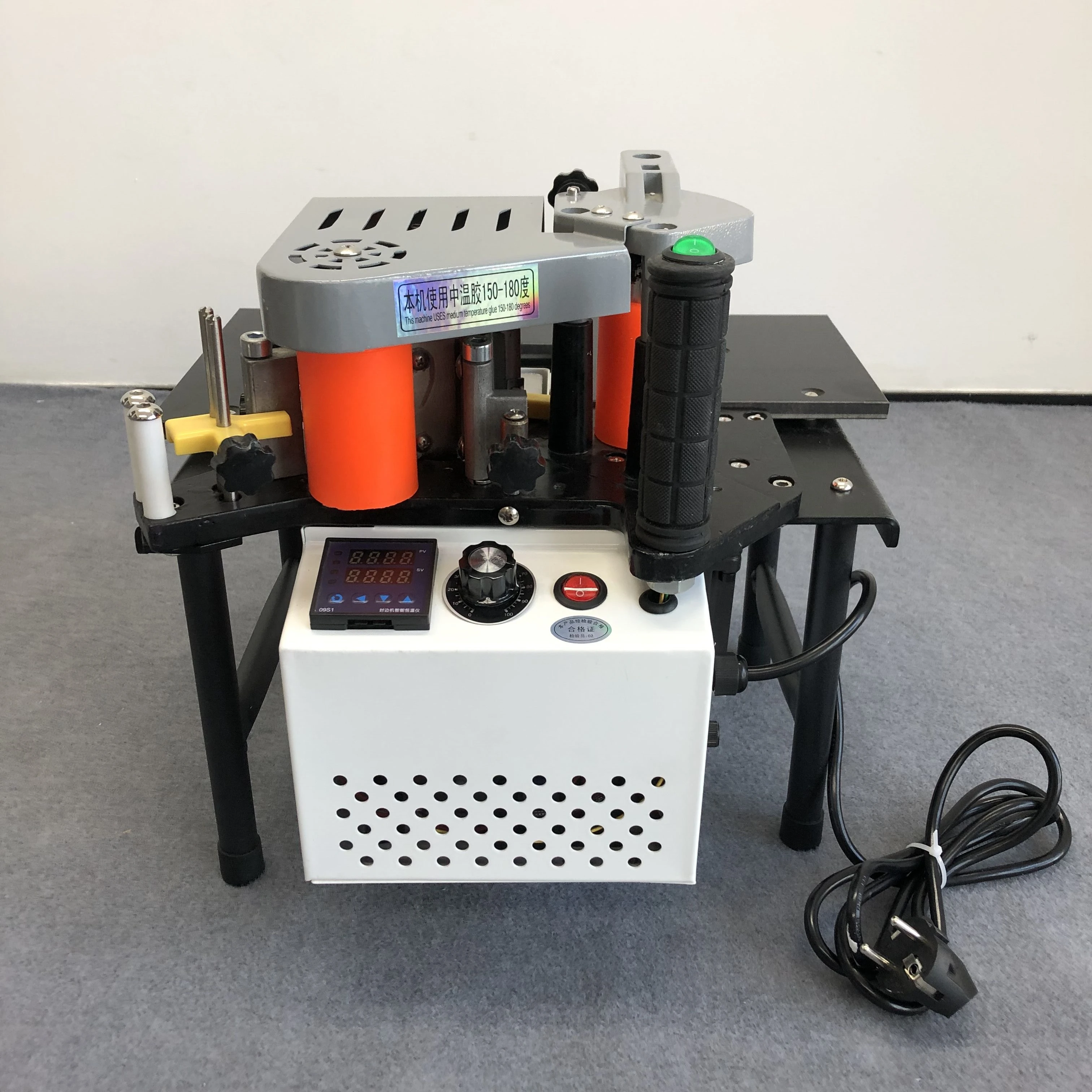 RU EU Mesin Pembengkok Tepi Manual Dua Sisi Perekatan Pita Tepi Portabel Mesin Pembengkok Tepi Kayu 220V 1200W
RU EU Mesin Pembengkok Tepi Manual Dua Sisi Perekatan Pita Tepi Portabel Mesin Pembengkok Tepi Kayu 220V 1200W