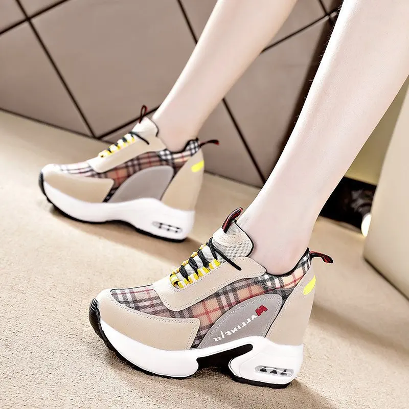 Sports Casual Women's Shoes 2022 New Spring Inner Height Increase Old Shoes Autumn Women's Ins Show Feet Small Wedge Shoes
Sports Casual Women's Shoes 2022 New Spring Inner Height Increase Old Shoes Autumn Women's Ins Show Feet Small Wedge Shoes