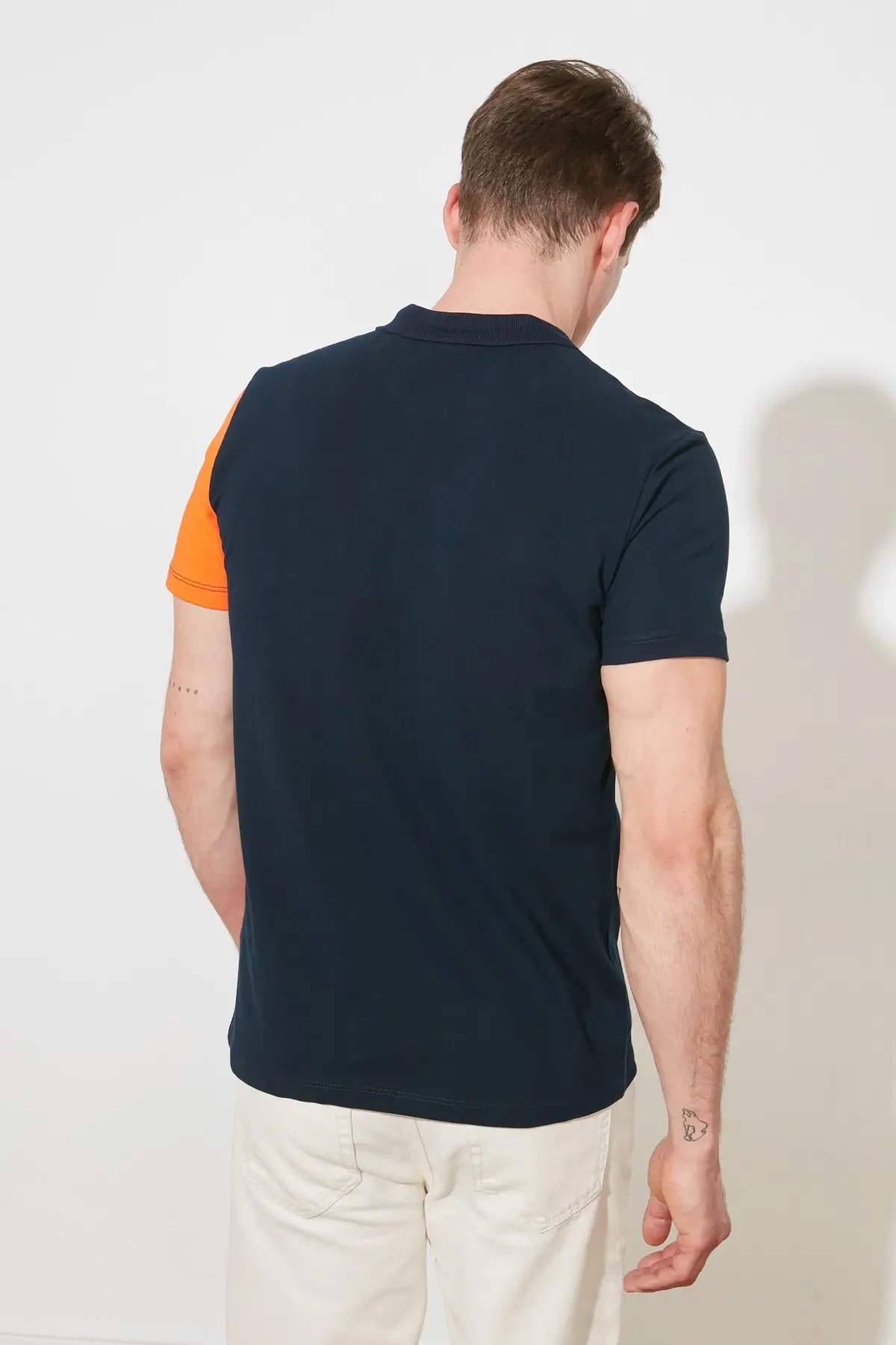 Trendyol Men 'S Regular Fit Short Sleeve Color Block Polo Collar T-shirt TMNSS21PO0069
Trendyol Men 'S Regular Fit Short Sleeve Color Block Polo Collar T-shirt TMNSS21PO0069