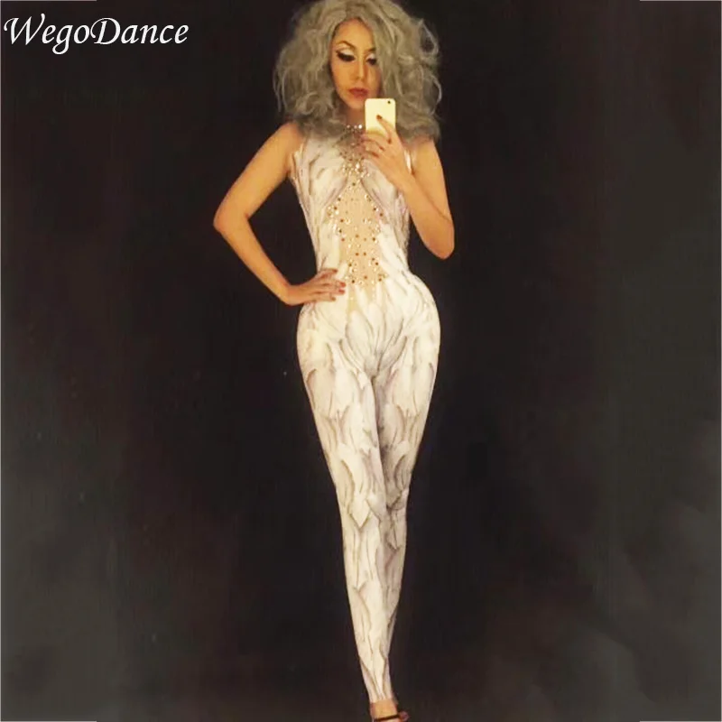 Сексуальный блестящий женский комбинезон с принтом в виде перьев, Яркий Женский костюм для клуба, праздничная сценическая одежда
Сексуальный блестящий женский комбинезон с принтом в виде перьев, Яркий Женский костюм для клуба, праздничная сценическая одежда