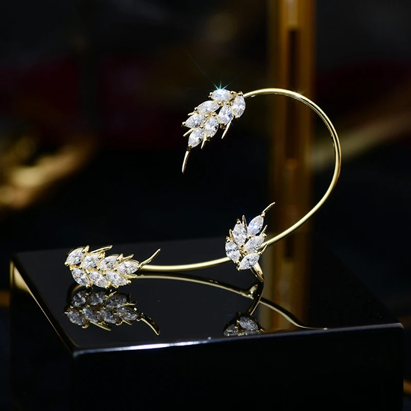 Hot Design CZ Leaf Feather No Pierced Ears Earring for Women 14K Real Gold Inlaid Zircon Ear Bone Clip Wedding Jewelry
Hot Design CZ Leaf Feather No Pierced Ears Earring for Women 14K Real Gold Inlaid Zircon Ear Bone Clip Wedding Jewelry
