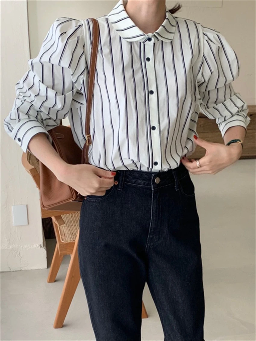 HziriP 2022 Spring Stripes Puff Sleeves Shirts Women New Stylish Casual Work Wear High Street OL All Match Hot Loose Lady Tops
HziriP 2022 Spring Stripes Puff Sleeves Shirts Women New Stylish Casual Work Wear High Street OL All Match Hot Loose Lady Tops