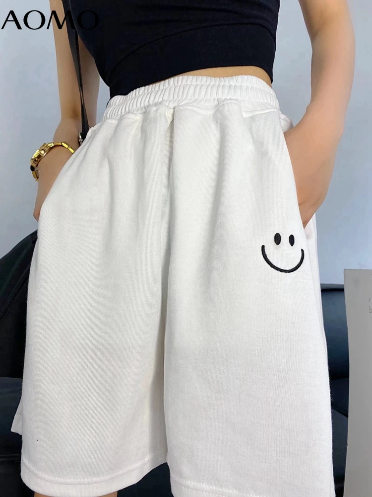 Женские Белые Повседневные Шорты AOMO с вышивкой и высокой талией, женские шорты в стиле ретро с карманами и поясом 2T20A
Женские Белые Повседневные Шорты AOMO с вышивкой и высокой талией, женские шорты в стиле ретро с карманами и поясом 2T20A