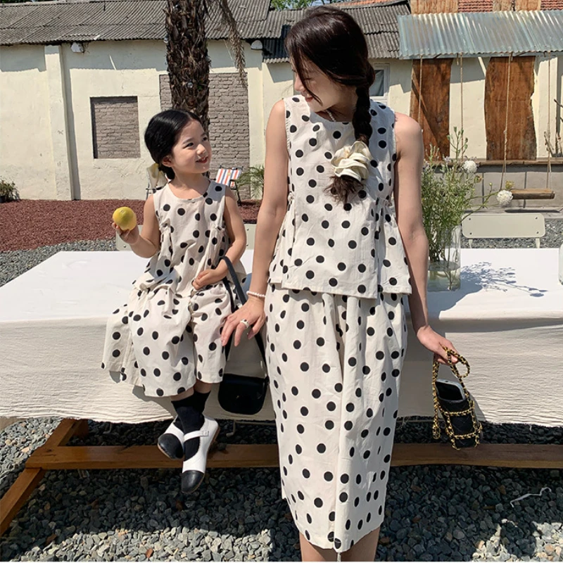 Same Mother And Baby Clothes Set For Mom Daughter Clothing Parent-Child Outfit 2022 New Summer Women's Suit Girls Two Piece Sets
Same Mother And Baby Clothes Set For Mom Daughter Clothing Parent-Child Outfit 2022 New Summer Women's Suit Girls Two Piece Sets