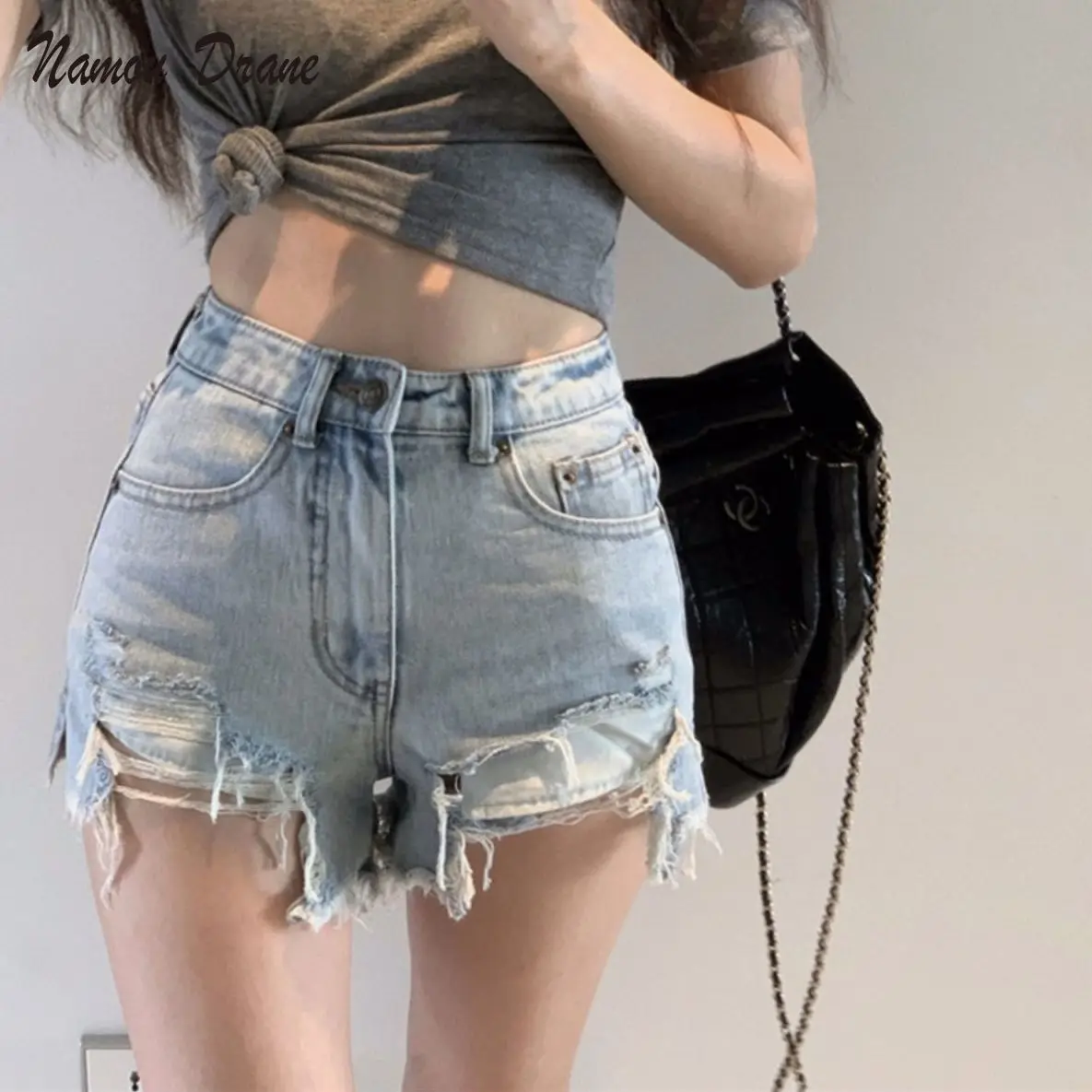 Namou Drane Broken Denim Shorts Female 2022 New Summer Hyun A High Waist Thin Shorts Retro Hair-edge A-word Hot Pants
Namou Drane Broken Denim Shorts Female 2022 New Summer Hyun A High Waist Thin Shorts Retro Hair-edge A-word Hot Pants