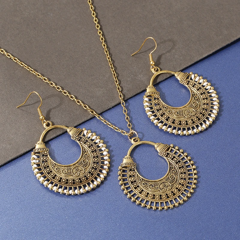 2 Pcs/Set Gold Color Flower Earring Necklace Jewelry Sets Ethnic Fashion Hollow Round Chain Necklace/Drop Earrings Women 2022
2 Pcs/Set Gold Color Flower Earring Necklace Jewelry Sets Ethnic Fashion Hollow Round Chain Necklace/Drop Earrings Women 2022