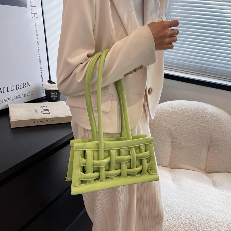Bags for women2022 trend, new arrivals, luxury designer handbags, fashion bags, suitable for business, banquet, leisure, etc
Bags for women2022 trend, new arrivals, luxury designer handbags, fashion bags, suitable for business, banquet, leisure, etc