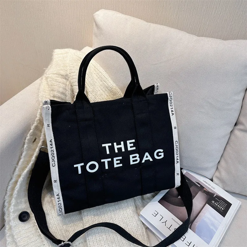 Luxury Design Brand 2023 Women Handbag Plush Square Bag The TOTE BAG Painting Design Casual Shoulder Bag Gift for Lady
Luxury Design Brand 2023 Women Handbag Plush Square Bag The TOTE BAG Painting Design Casual Shoulder Bag Gift for Lady