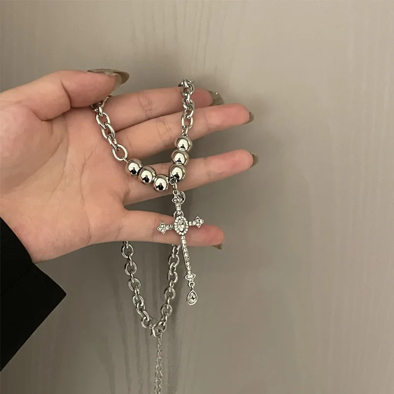 2022 New Korean Fashion Hip Hop Diamond Inlaid Cross Spliced Steel Ball Pendant Necklace For Women Exaggeration Jewelry Gifts
2022 New Korean Fashion Hip Hop Diamond Inlaid Cross Spliced Steel Ball Pendant Necklace For Women Exaggeration Jewelry Gifts