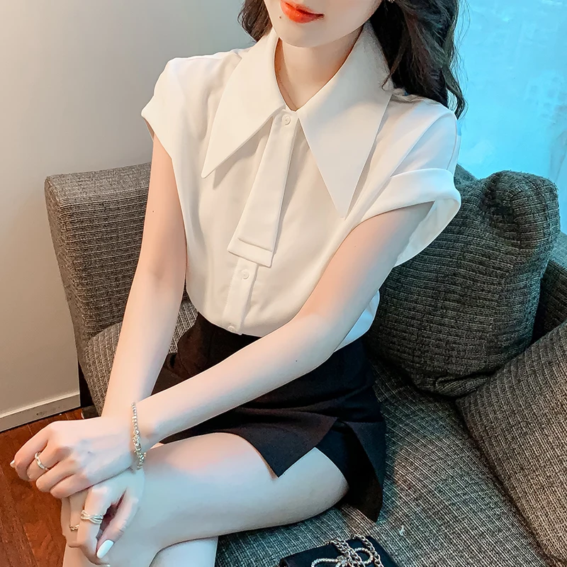 White Female Shirts 2022 Summer Korean Fashion Thin V-neck Short Sleeve Chiffon Casual Blouses Button Up Top For Office Lady
White Female Shirts 2022 Summer Korean Fashion Thin V-neck Short Sleeve Chiffon Casual Blouses Button Up Top For Office Lady