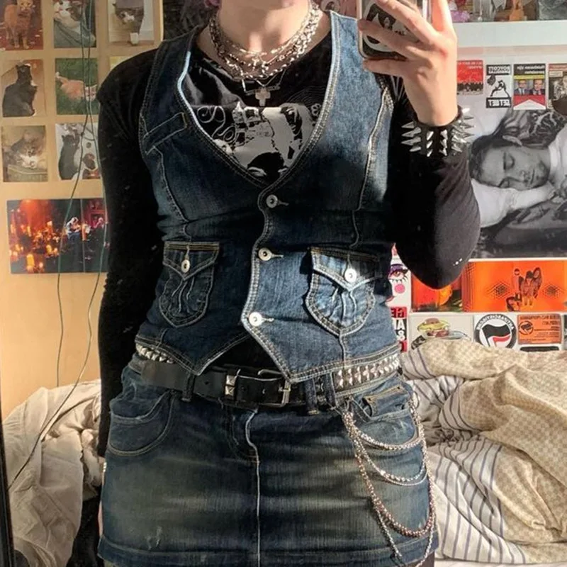 Spring New U Neck Single Breasted Denim Vest Women Sexy Slim Crop Top Vintage Fashion Pocket Cardigan Sleeveless Short Cool Vest
Spring New U Neck Single Breasted Denim Vest Women Sexy Slim Crop Top Vintage Fashion Pocket Cardigan Sleeveless Short Cool Vest