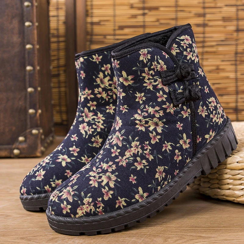 Winter Snow Boots Suitable For The Elderly Retro Ethnic Style Warm Plush Female Boots Outdoor anti slip high top cotton shoes
Winter Snow Boots Suitable For The Elderly Retro Ethnic Style Warm Plush Female Boots Outdoor anti slip high top cotton shoes