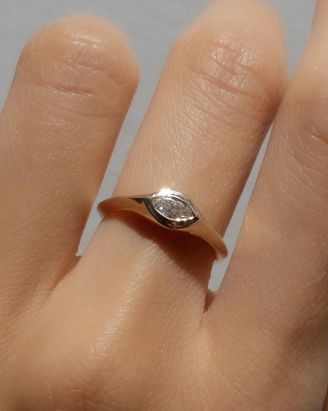 Dasein ACC NEW 18k Gold High Color Retention Wedding Stainless Steel Jewelry water resistant Fashion Colorful 5A Zircon Ring
Dasein ACC NEW 18k Gold High Color Retention Wedding Stainless Steel Jewelry water resistant Fashion Colorful 5A Zircon Ring