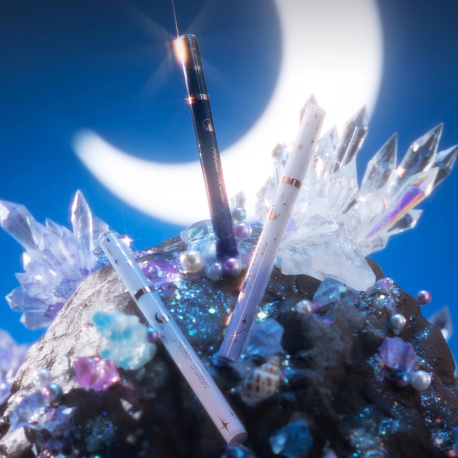 Flower Knows Moonlight Mermaid Eyeliner Pencil Waterproof Sweat-Resistant Smudge-Proof And Very Fine Eyeliner Pink Glitter
Flower Knows Moonlight Mermaid Eyeliner Pencil Waterproof Sweat-Resistant Smudge-Proof And Very Fine Eyeliner Pink Glitter