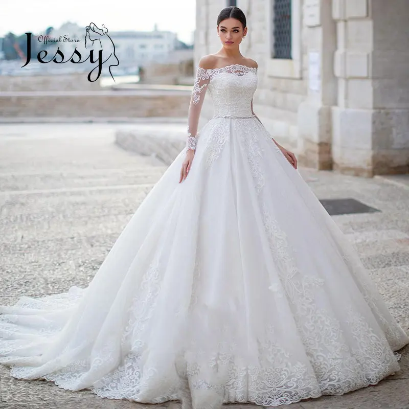 Luxury Vintage Wedding Dress Embroidered Lace On Net Ball Gown Train Corset Boat Neck Full Sleeve Bridal Back Button Robes De M
Luxury Vintage Wedding Dress Embroidered Lace On Net Ball Gown Train Corset Boat Neck Full Sleeve Bridal Back Button Robes De M