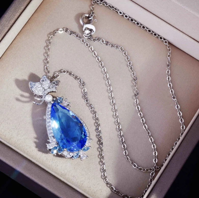 ANGLANG Romantic Butterfly Women Pendant Necklaces Brilliant Oval Cubic Zirconia Anniversary Wedding Day Gift Necklaces Jewelry
ANGLANG Romantic Butterfly Women Pendant Necklaces Brilliant Oval Cubic Zirconia Anniversary Wedding Day Gift Necklaces Jewelry