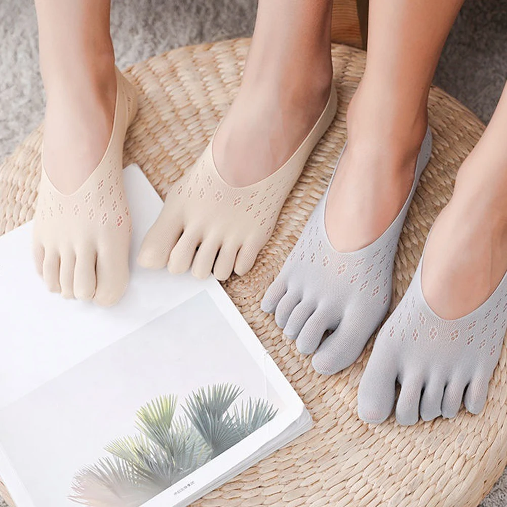 Fashion Summer Thin Toe Sock Slippers Women Lady Invisible Silicone Anti-skid Five Finger Breathable Socks Beige Black Color 
Fashion Summer Thin Toe Sock Slippers Women Lady Invisible Silicone Anti-skid Five Finger Breathable Socks Beige Black Color