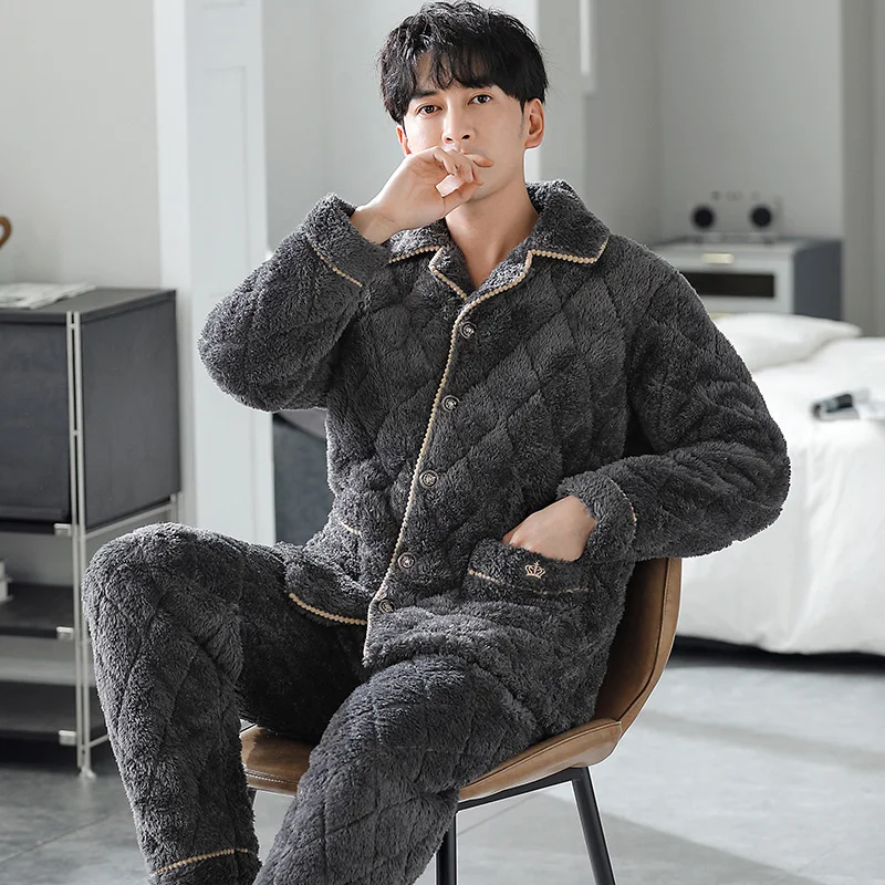 QUHENG Flannel Sleepwear New Men's Thicken Warm Winter Fleece Pajamas Set Nightgown Long Sleeve Button Pijamas Home Clothes
QUHENG Flannel Sleepwear New Men's Thicken Warm Winter Fleece Pajamas Set Nightgown Long Sleeve Button Pijamas Home Clothes