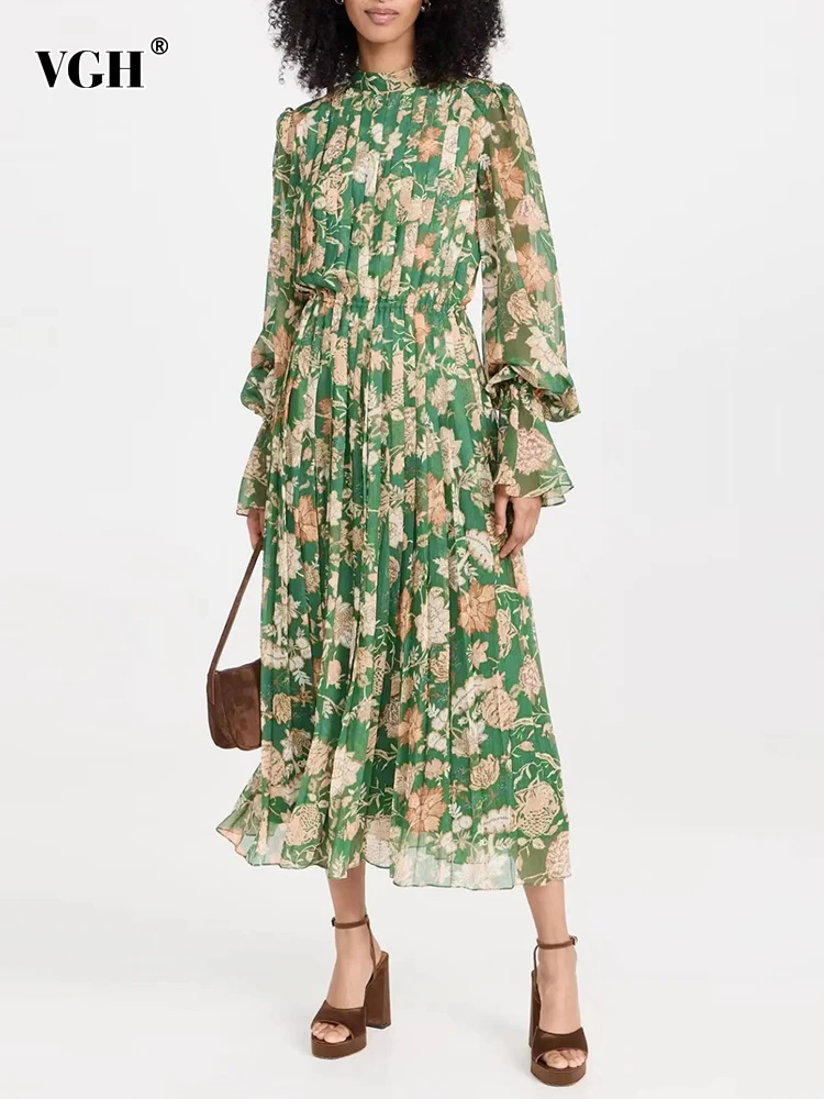 Женское винтажное платье с воротником-стойкой, рукавами-фонариками и высокой талией
Женское винтажное платье с воротником-стойкой, рукавами-фонариками и высокой талией