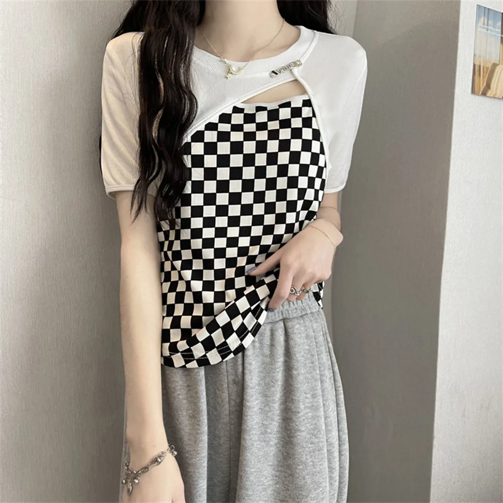 Fake two-piece checkerboard stitching T-shirt short-sleeved women's summer 2022 new design sense niche loose top tees
Fake two-piece checkerboard stitching T-shirt short-sleeved women's summer 2022 new design sense niche loose top tees