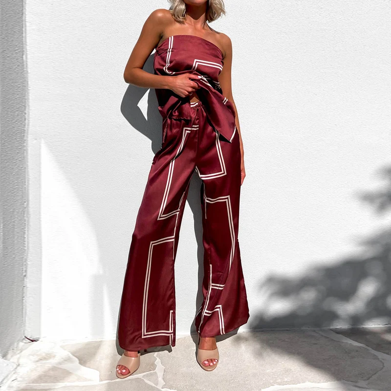 Women Fashion Silk Satin Comfortable Suit Home Clothes Elegant Lady Pajamas Outfit Simple Abstract Line Casual Strapless Bra Set
Women Fashion Silk Satin Comfortable Suit Home Clothes Elegant Lady Pajamas Outfit Simple Abstract Line Casual Strapless Bra Set