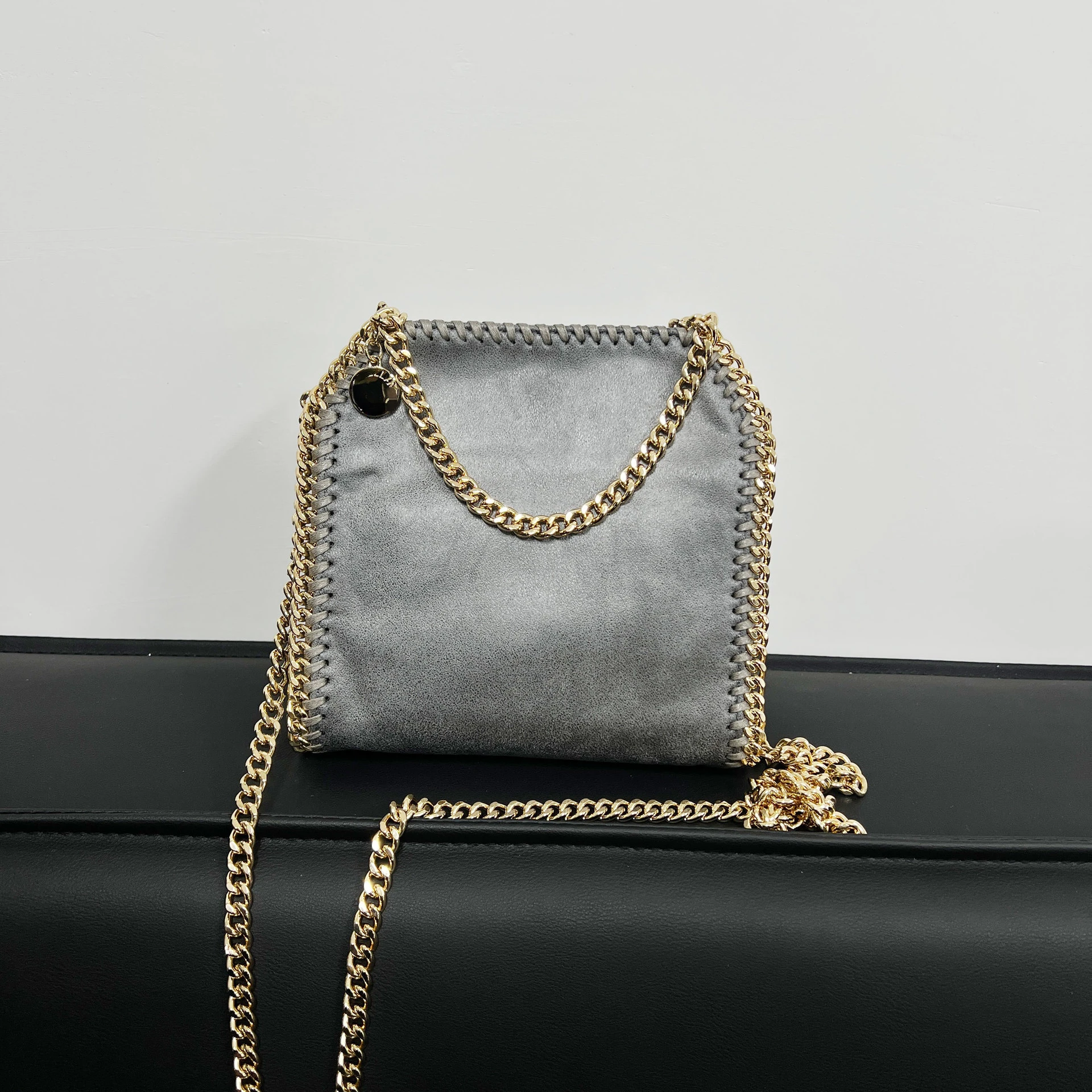 2023 New Women Bags Ladies Fashion Handbag High Quality Trend Single Shoulder Crossbody Chain Bag
2023 New Women Bags Ladies Fashion Handbag High Quality Trend Single Shoulder Crossbody Chain Bag