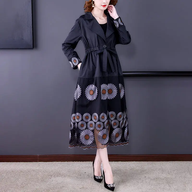 Fashion Suit Collar Mid-Length Coat Spring 2022 Women's Long Sleeve Slim Windbreaker Trend Embroidery Jacket M2263
Fashion Suit Collar Mid-Length Coat Spring 2022 Women's Long Sleeve Slim Windbreaker Trend Embroidery Jacket M2263