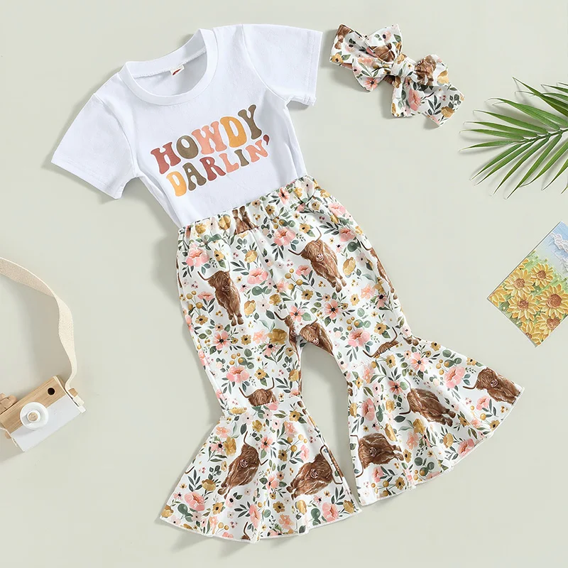 Комплект летней одежды для девочек, футболка с буквенным принтом и расклешенные брюки с коровьим цветочным принтом, повязка на голову, повседневная одежда из 3 предметов 
Комплект летней одежды для девочек, футболка с буквенным принтом и расклешенные брюки с коровьим цветочным принтом, повязка на голову, повседневная одежда из 3 предметов
