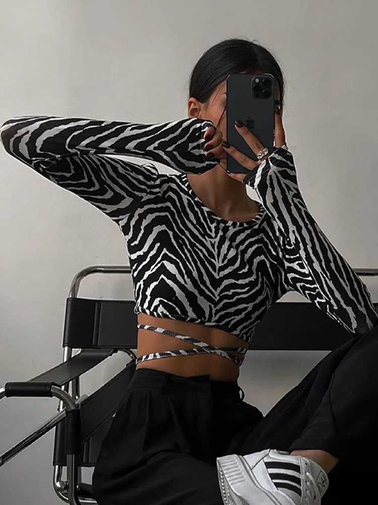 Sexy Backless Lace ups Pullover Tees Women Autumn Black O-neck Slim Longsleeve Short T-Shirt
Sexy Backless Lace ups Pullover Tees Women Autumn Black O-neck Slim Longsleeve Short T-Shirt