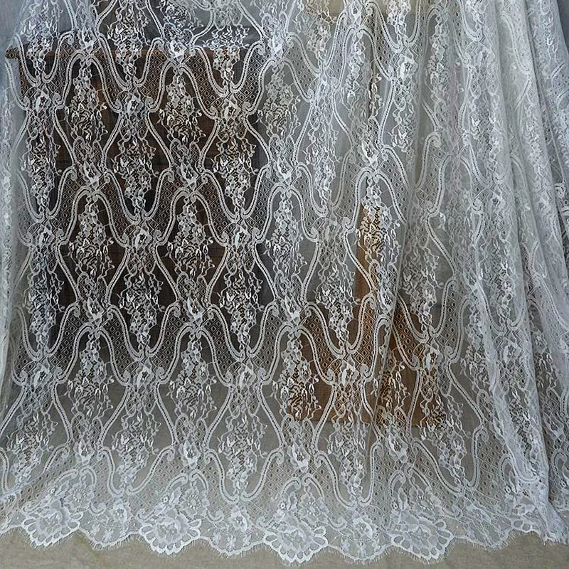 3M / Lot French Eyelash Lace Fabric 150cm White Black Diy Exquisite Lace Embroidery Clothes Wedding Dress Accessories
3M / Lot French Eyelash Lace Fabric 150cm White Black Diy Exquisite Lace Embroidery Clothes Wedding Dress Accessories