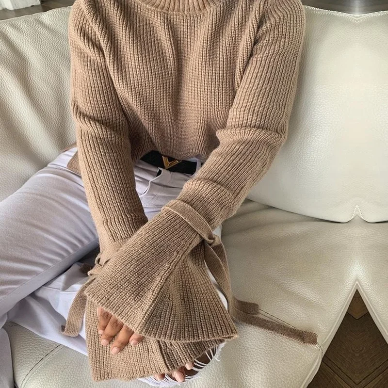 Round Neck Solid Color Slim-fit Trumpet Sleeve Strap New Casual Khaki Crop Top Retro Women's Autumn Knit Long-sleeved Sweater
Round Neck Solid Color Slim-fit Trumpet Sleeve Strap New Casual Khaki Crop Top Retro Women's Autumn Knit Long-sleeved Sweater