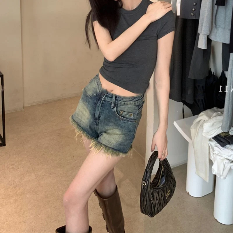 Korean Style Ruffled Retro Blue High Waisted Denim Shorts For Women's Summer Fashion Street Versatile Wide Leg Denim Hot Pants
Korean Style Ruffled Retro Blue High Waisted Denim Shorts For Women's Summer Fashion Street Versatile Wide Leg Denim Hot Pants