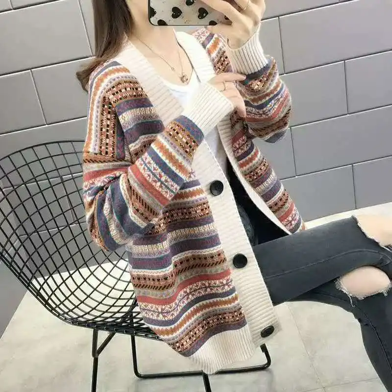 Korean Version Cardigan Sweater Women's Striped Loose V-neck Single-row Multi-button Long-sleeved Knitted Casual Cardigan Coat
Korean Version Cardigan Sweater Women's Striped Loose V-neck Single-row Multi-button Long-sleeved Knitted Casual Cardigan Coat