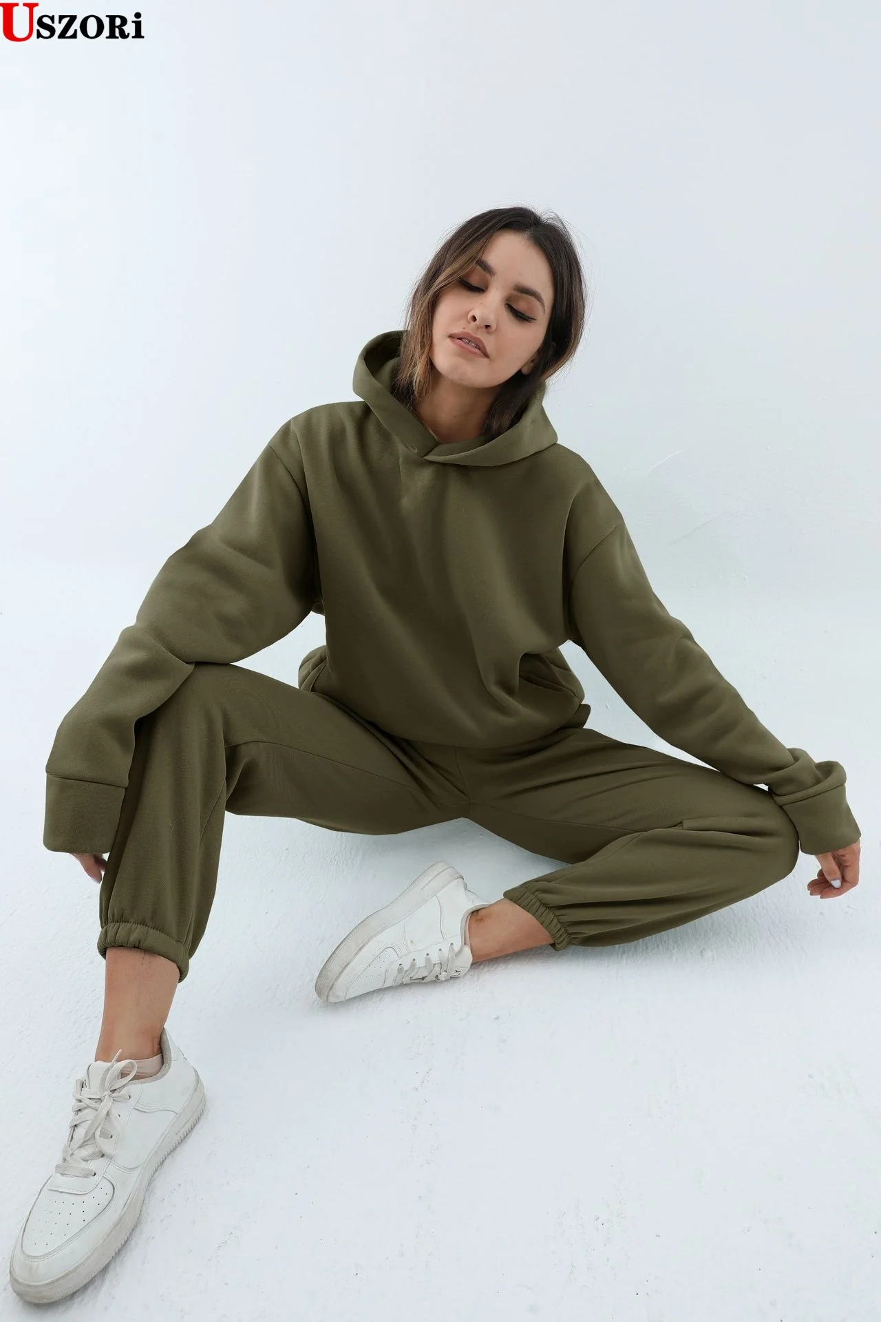 2022 Hot Sale Sportswear Sweatshirt Tracksuit Sweatpants And Hoodie Women's Casual Sweat Suit Set Plain Jogging Suits
2022 Hot Sale Sportswear Sweatshirt Tracksuit Sweatpants And Hoodie Women's Casual Sweat Suit Set Plain Jogging Suits