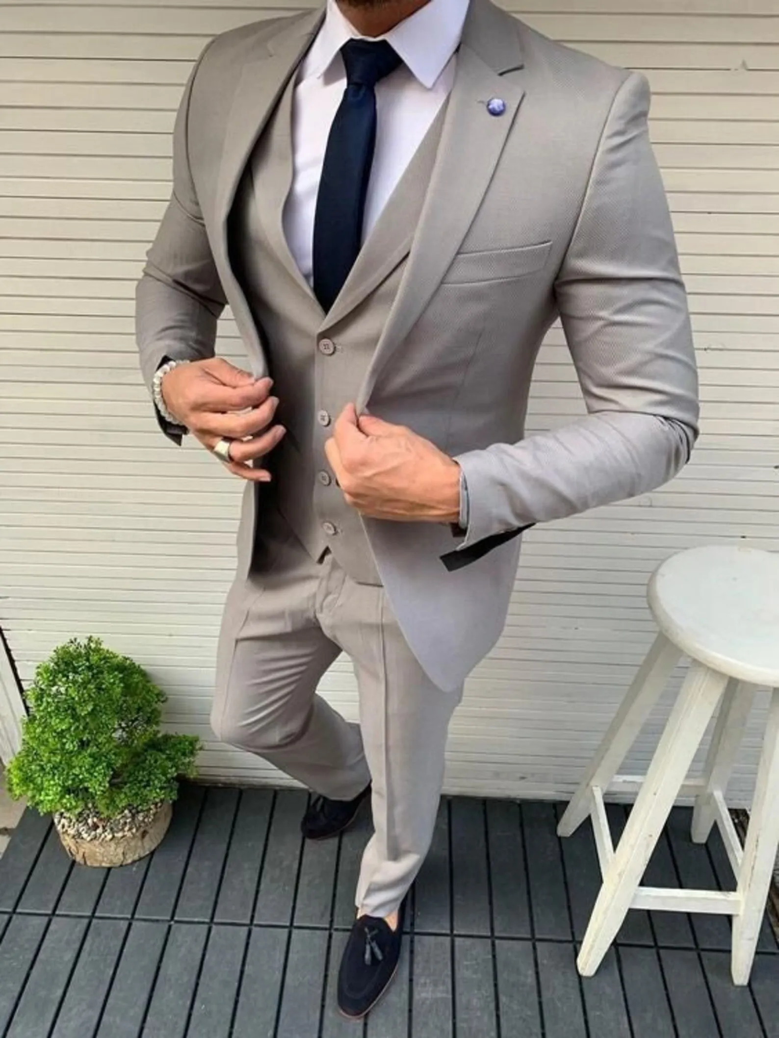 Gray Notch Lapel Suits For Men Summer Wedding Party Wear Elegant Male Blazer Bespoke 3 Pieces Jacket+Pants+Vest Trajes De Hombre
Gray Notch Lapel Suits For Men Summer Wedding Party Wear Elegant Male Blazer Bespoke 3 Pieces Jacket+Pants+Vest Trajes De Hombre