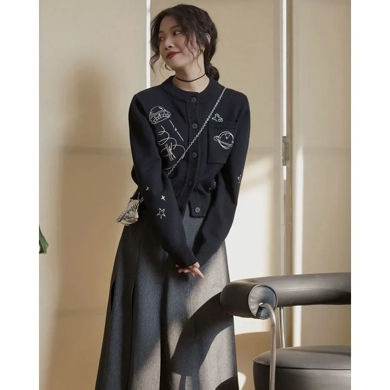 Winter Casual UFO Embroidery Long Sleeve Women Warm Sweater Y2K Button Up O Neck Knit Ladies Cardigan Female Clothing Coat
Winter Casual UFO Embroidery Long Sleeve Women Warm Sweater Y2K Button Up O Neck Knit Ladies Cardigan Female Clothing Coat