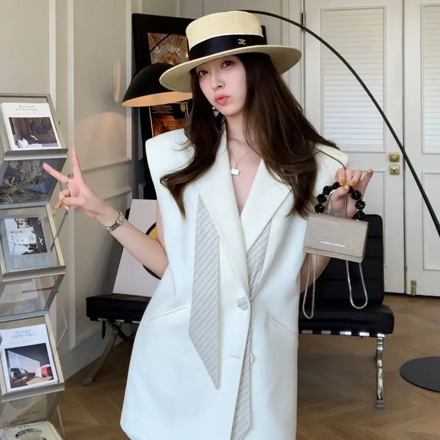 Summer Outerwear Women's Vests Female Spring Waistcoat Turn-Down Collar Casual Sleeveless Solid Patchwork Short Coats M527
Summer Outerwear Women's Vests Female Spring Waistcoat Turn-Down Collar Casual Sleeveless Solid Patchwork Short Coats M527