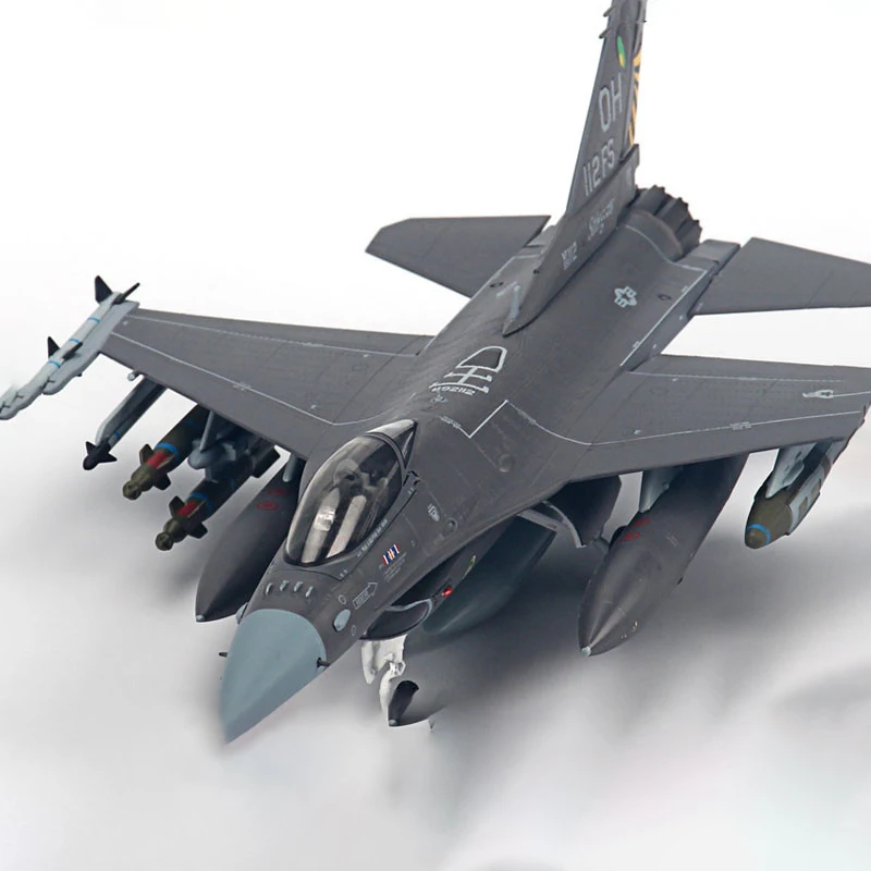 Литые под давлением в масштабе 1:72, JC Крылья США, F 16, боевой предмет искусства, коллекция сувениров, демонстрационные украшения
Литые под давлением в масштабе 1:72, JC Крылья США, F 16, боевой предмет искусства, коллекция сувениров, демонстрационные украшения