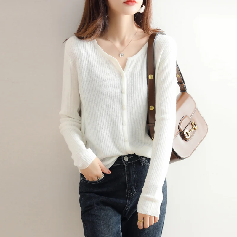 Worsted Wool Knitted Cardigan for Women in Spring and Autumn, New Net Red V-neck Short Wool Thin Striped Sweater Coat
Worsted Wool Knitted Cardigan for Women in Spring and Autumn, New Net Red V-neck Short Wool Thin Striped Sweater Coat