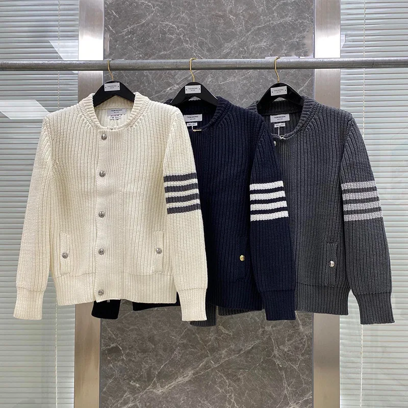 THOM BROWNE cardigan men and women with the same style men's slim zipper lapel four-bar wool sweater jacket tide
THOM BROWNE cardigan men and women with the same style men's slim zipper lapel four-bar wool sweater jacket tide