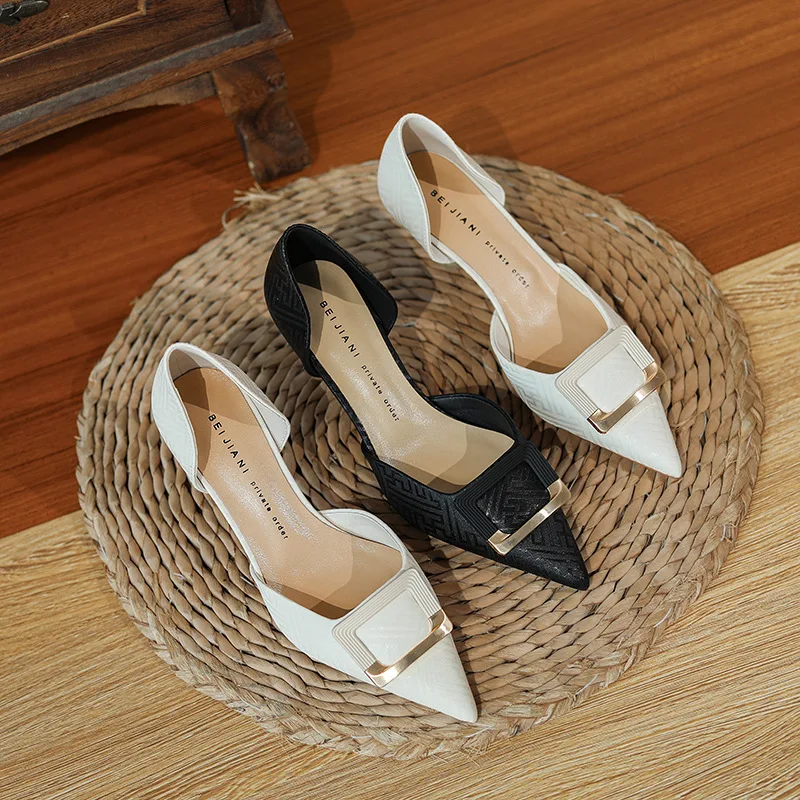 French Style Hollow High Heel Shoes Women's Pointed Toe Stiletto Square Buckle Single Shoes 2022 New Soft All-match Shoes
French Style Hollow High Heel Shoes Women's Pointed Toe Stiletto Square Buckle Single Shoes 2022 New Soft All-match Shoes
