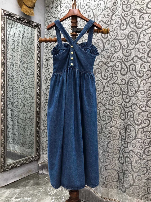2022 new women fashion sleeveless strapless tube top denim skirt large swing simple and generous midi skirt dress 916
2022 new women fashion sleeveless strapless tube top denim skirt large swing simple and generous midi skirt dress 916