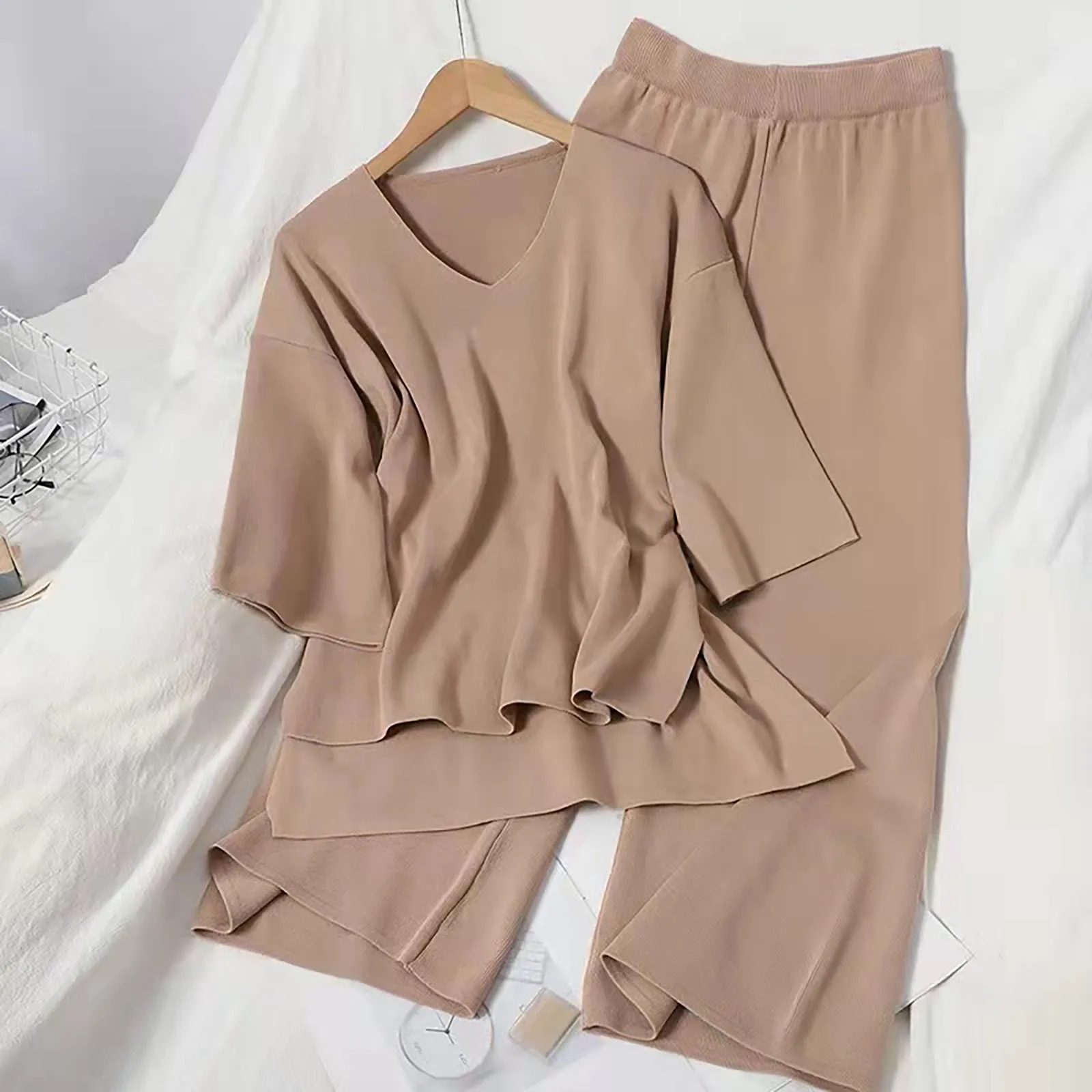2023 Summer Casual Loose Solid Set For Women Half Sleeve Pleated Loose Top+ Wide Leg Long Pants 2-piece Suit Office Lady Clothes
2023 Summer Casual Loose Solid Set For Women Half Sleeve Pleated Loose Top+ Wide Leg Long Pants 2-piece Suit Office Lady Clothes
