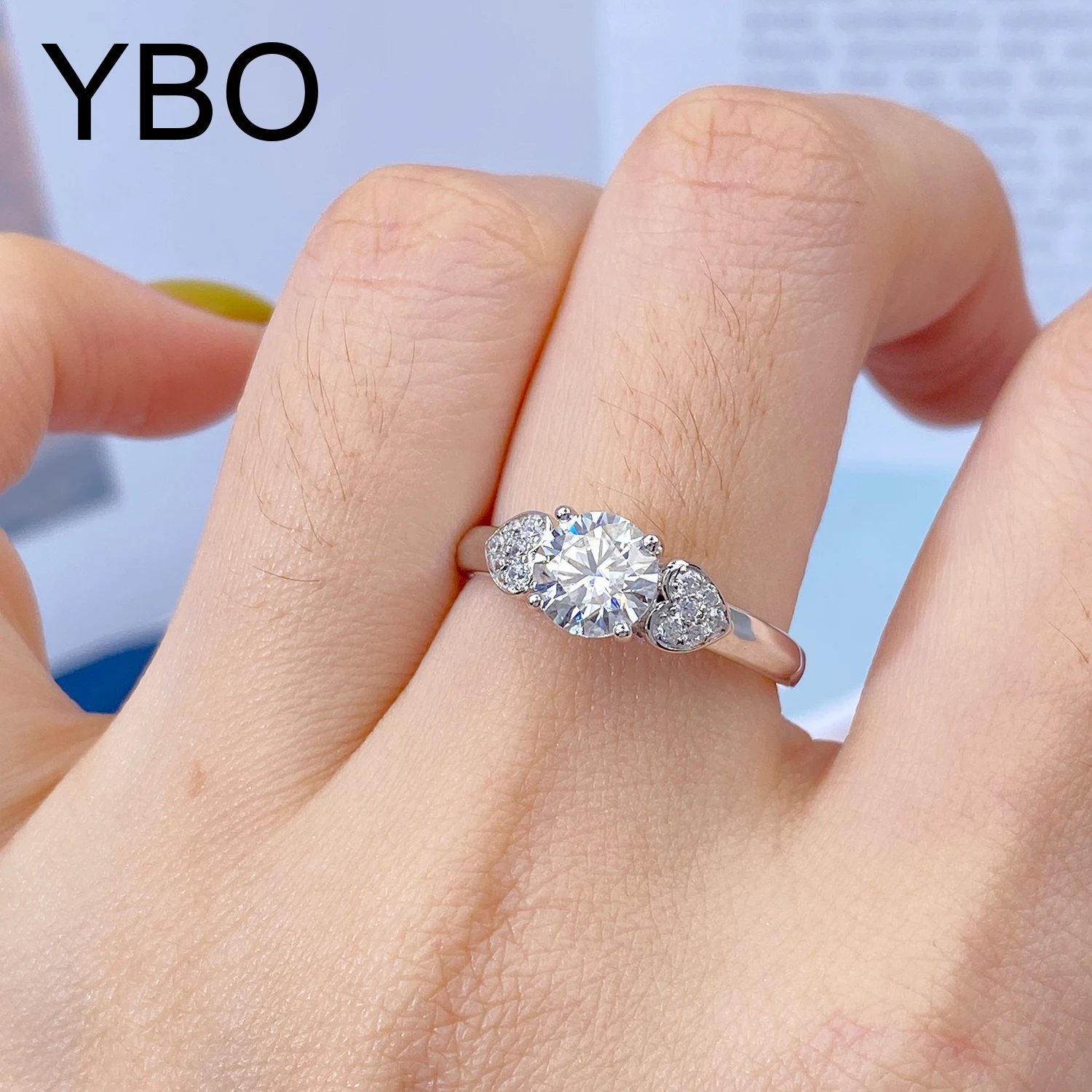 YBO Luxury 925 Sterling Silver Real Moissanite Ring For Women Girl Heart Engagement Wedding Bands Party Anniversary Fine Jewelry
YBO Luxury 925 Sterling Silver Real Moissanite Ring For Women Girl Heart Engagement Wedding Bands Party Anniversary Fine Jewelry