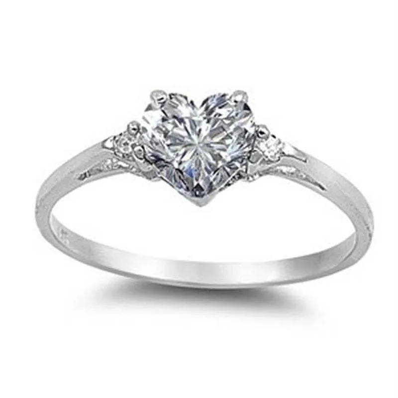 FashionTrend Inlaid Exquisite Heart-shaped Zircon Women's Silver Ring Silver Plated Metal Temperament Engagement Wedding Jewelry
FashionTrend Inlaid Exquisite Heart-shaped Zircon Women's Silver Ring Silver Plated Metal Temperament Engagement Wedding Jewelry