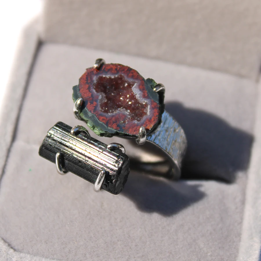 Кольца из меди с турмалином и рок-агатом
Кольца из меди с турмалином и рок-агатом