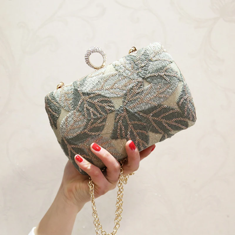 Women's Evening Bag Diamond Ring Clutch Bag Leaves Embroidery Wedding Purse and Handbag Party Banquet Shoulder Bag ZD1697
Women's Evening Bag Diamond Ring Clutch Bag Leaves Embroidery Wedding Purse and Handbag Party Banquet Shoulder Bag ZD1697