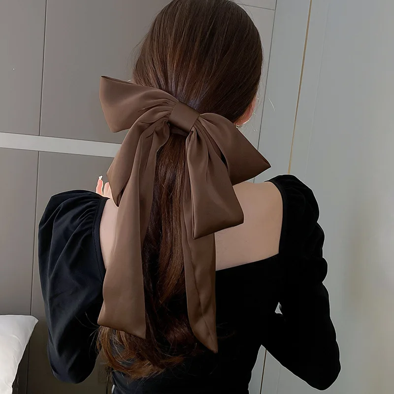 French Temperament, Long Bow, Spring Clip, Hair Back Head Coil, Top Net Red, Simple Retro Accessories
French Temperament, Long Bow, Spring Clip, Hair Back Head Coil, Top Net Red, Simple Retro Accessories